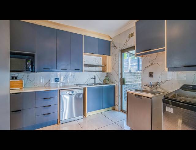6 BEDROOM HOUSE FOR SALE IN ROBIN HILLS